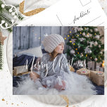 Cartão Postal De Festividades Sobreposição de Fotografias com Script de Natal Pe<br><div class="desc">Cartão postal de feriado personalizado, elegante e simples, com uma bela camada de fotos "Feliz Natal" na caligrafia moderna, com a capacidade de "mover e arrastar" para qualquer posição que melhor se adapte à sua foto selecionando personalizar ainda mais e usando a ferramenta do editor, com o botão de link...</div>