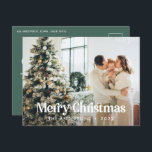 Cartão Postal De Festividades Tipografia botânica de cor verde-salgada moderna<br><div class="desc">Cheio moderno sangrou foto elegante rústica,  crosta aquosa,  cor seca,  cor botânica,  cor mutada,  cor mutada,  cartão de Natal de Natal. Verde-sábio,  verde-caçador,  preto,  branco e castanho moderno na via colorida.</div>