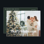 Cartão Postal De Festividades Tipografia botânica em aquarela elegante moderna<br><div class="desc">Cartão de Natal com foto de sangria total elegante e rústica em aquarela com cores suaves de flores botânicas secas. Verde sálvia,  verde caçador,  preto,  branco e marrom são as cores modernas da tendência.</div>