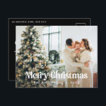 Cartão Postal De Festividades Tipografia botânica moderna e elegante<br><div class="desc">Cheio moderno sangrou foto elegante rústica,  crosta aquosa,  cor seca,  cor botânica,  cor mutada,  cor mutada,  cartão de Natal de Natal. Verde-sábio,  verde-caçador,  preto,  branco e castanho moderno na via colorida.</div>