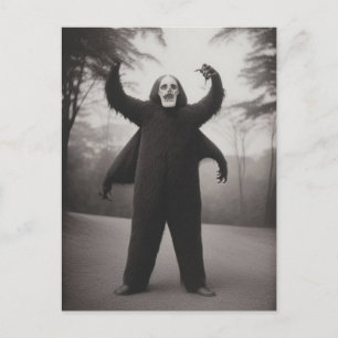 Cartão postal de Halloween de monstro bizarro estr