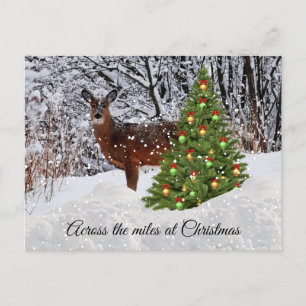 Cartão postal de Natal de Veado na Neve Através da