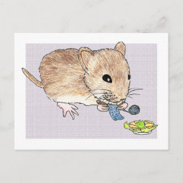 Cartão postal de um rato marrom tricotado