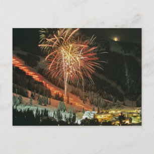 Cartão Postal Desfile com archotes e fogos de artifício durante