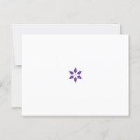 Design de mandala floral roxa e estilizada no escu