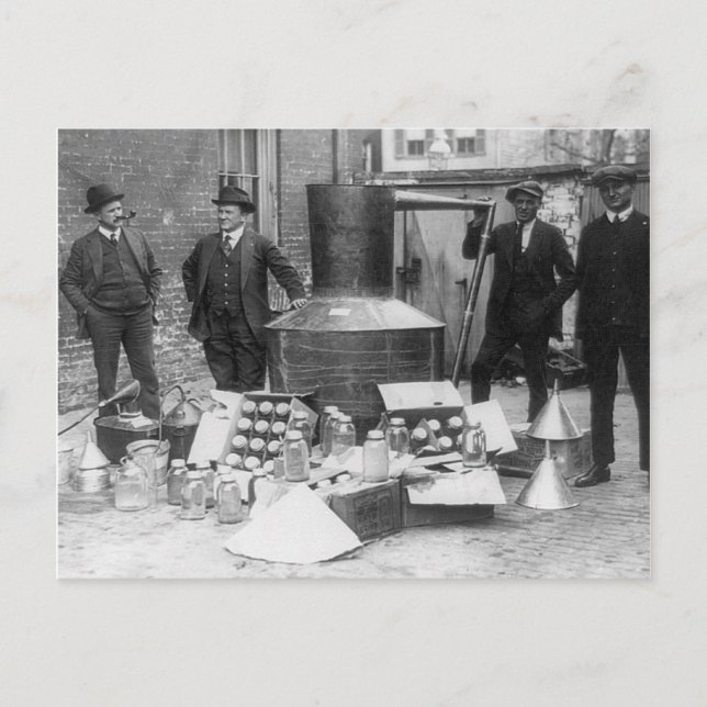 Cartão Postal Destilaria de Moonshine Apreendida, 1922 (Frente)