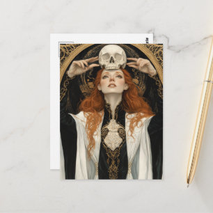 Cartão Postal Deusa Ruiva Mulher Com uma Caveira