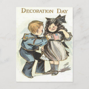 Cartão Postal Dia da Decoração do Uniforme Infantil da Bandeira