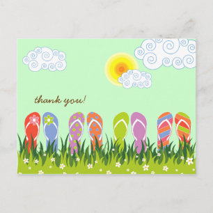 Cartão Postal Diversão Colorida de Chinelos de Verão no Jardim a