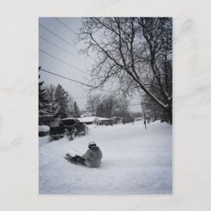 Cartão Postal diversão de inverno com entubação