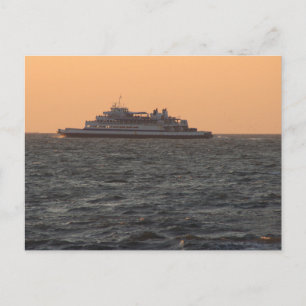 Cartão postal do navio ao pôr do sol