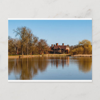 Cartão Postal Do outro lado do lago.
