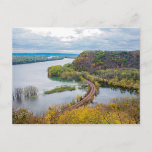 Cartão postal do rio Mississippi e penhascos arbor