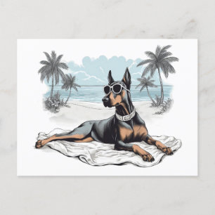 Cartão Postal Doberman com óculos de sol na praia