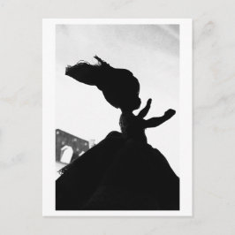 Cartão Postal Doll Portrait - Flying doll