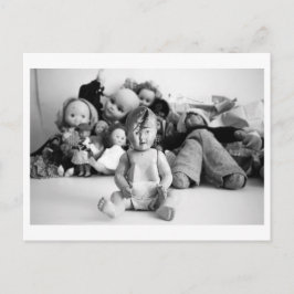 Cartão Postal Doll Portrait - Open minded doll