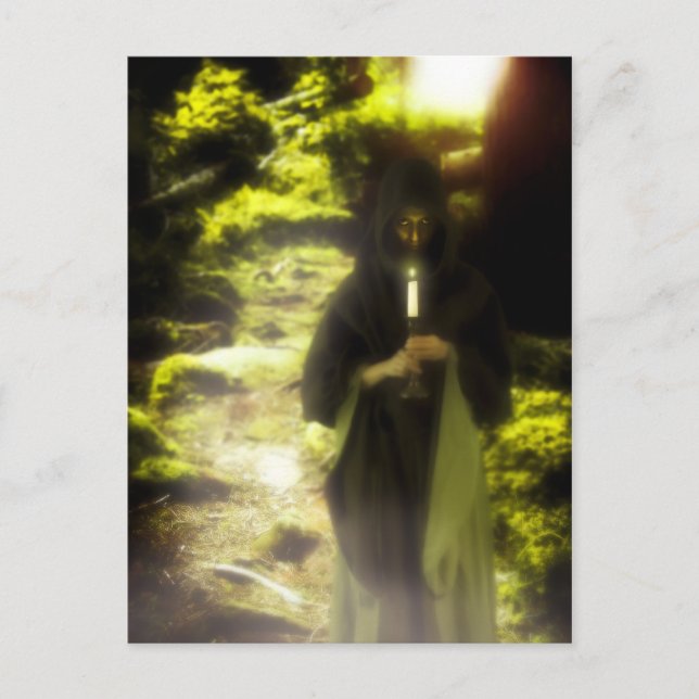 Cartão Postal druida fêmea na floresta (Frente)