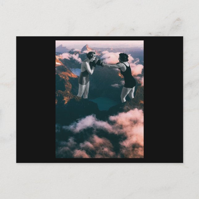 Cartão Postal Duas mulheres jogando boxe. Arte Collage. (Frente)