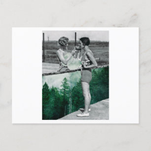 Cartão Postal Duas mulheres jogando tênis e fumando. Arte de col