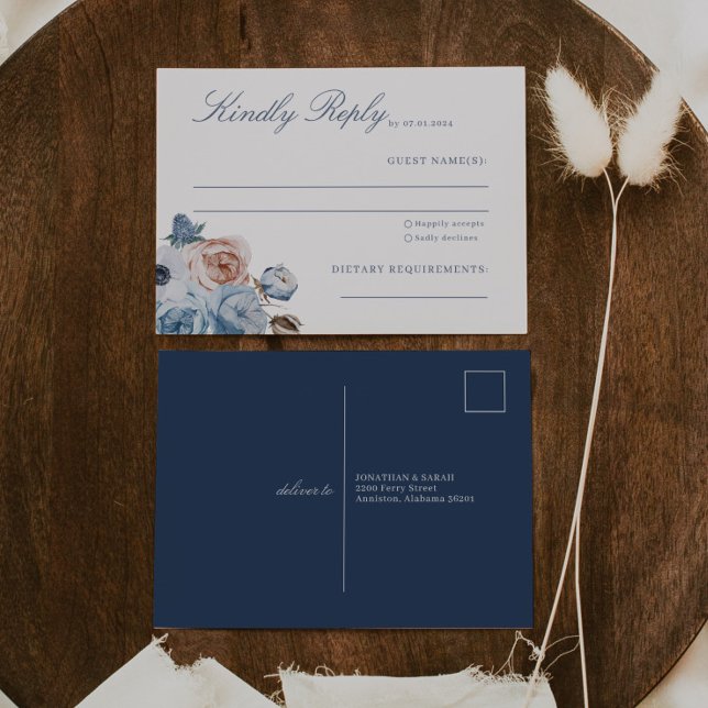 Cartão Postal Dusty Blue & Peach Floral Weding RSVP (Criador carregado)