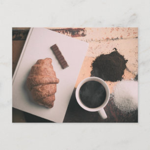 Cartão Postal Eatables em uma mesa