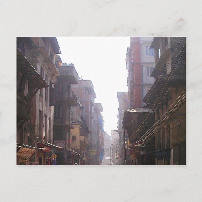 Cartão Postal Edifícios Altos, Rua da Cidade, Catmandu, Nepal (Frente)