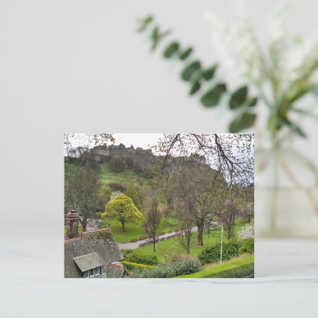 Cartão Postal Edinburgh Castle in Spring (Em pé/Frente)