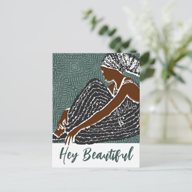 Cartão Postal Ei linda mulher negra em um embrulho de cabeça afr (Em pé/Frente)