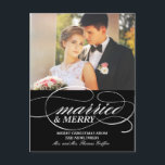 Cartão Postal Elegante Casado e Feliz | Cartão-postal de Natal<br><div class="desc">Este anúncio de recem casados de 1 foto é perfeito para o recém-casado e é uma maneira excelente de anunciar seu casamento e mostrar algumas de suas fotos de casamento nos feriados. Adicione uma segunda foto à parte traseira do cartão-postal. Adicione seu endereço de retorno à parte traseira para que...</div>