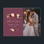 Cartão Postal Elegantes flores burgundy e blush casamento agrade<br><div class="desc">Este cartão de agradecimento de casamento é a maneira perfeita de dizer obrigado aos seus convidados por tornar o dia do seu casamento inesquecível. Este cartão é feito de papel de alta qualidade e tem um design simples e elegante de cartão de foto, com lindas flores rosa e burgundy. Você...</div>