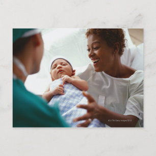 Cartão Postal elevada visão de proximidade de um médico que dist