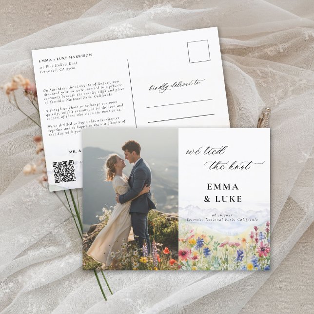 Cartão Postal Elopement Wildflower Mountain Foto QR Casamento (elopement wedding announcement postcard qr code mountain wildflowers meadow watercolor photo modern)