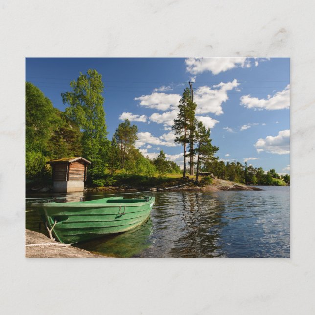 Cartão Postal Embarcação verde num fiorde na Noruega (Frente)