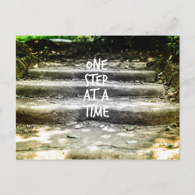 Cartão Postal Encorajamento de um passo de cada vez (Frente)
