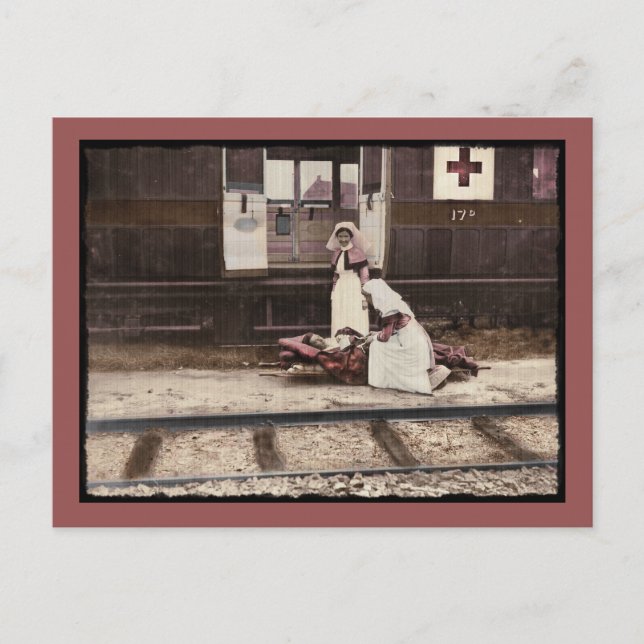 Cartão Postal Enfermeiros e feridos na estação de trem (Frente)
