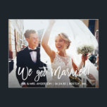 Cartão Postal Escrito Moderno De Pincel Casado<br><div class="desc">Cartão-postal do Anúncio de Elopement Casado com o Script de Pincel Moderno</div>