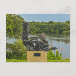 Cartão Postal Escultura Memorial Desgastada Pelo Tempo