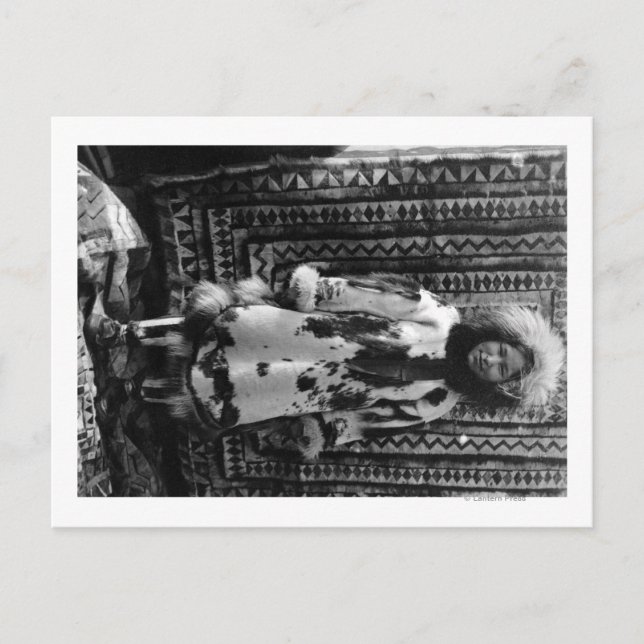 Cartão Postal Eskimo Garota Vestindo Peles De Vestuário No Alasc (Frente)