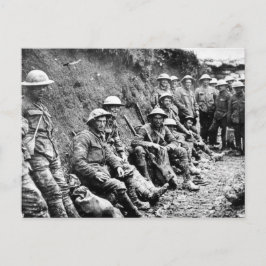 Cartão Postal Esperando na WWI das Trenches