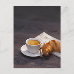 Cartão Postal espresso, croissant e jornal