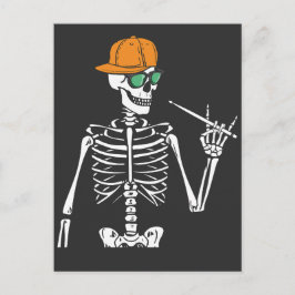 Cartão Postal Esqueleto de Halloween Mão de Rocha Tocando Bateri