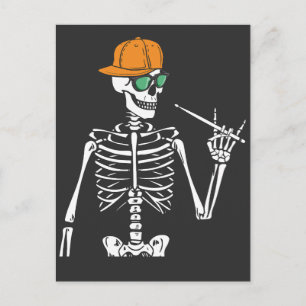 Cartão Postal Esqueleto de Halloween Mão de Rocha Tocando Bateri
