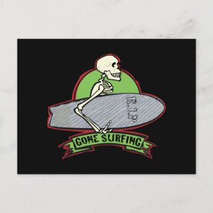 Cartão Postal Esqueleto de Halloween surfando