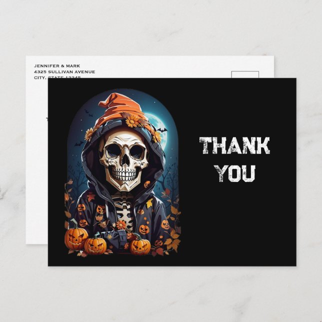 Cartão Postal Esqueleto Sinistro e Abóboras de Halloween Obrigad (Frente/Verso)