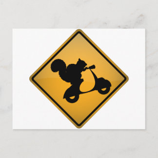 Cartão Postal Esquilo no Patinete