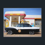 Cartão Postal Estação de Serviço de Carro Clássico da Patrulha B<br><div class="desc">Olá! Espero que goste desta foto que eu capturei nas minhas viagens. Sinta-se livre para adicionar seu próprio texto! Procure mais no meu compro.</div>