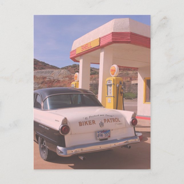 Cartão Postal Estação de Serviço de Carro Clássico da Patrulha B (Frente)