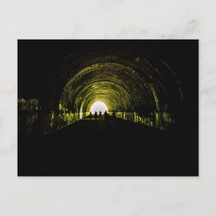 Cartão Postal estrada de túnel para o céu de Bryson City Nature