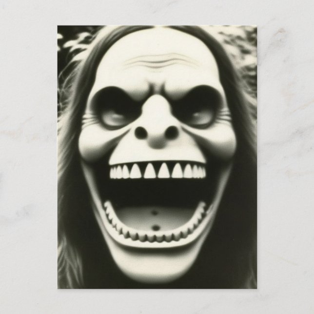 Cartão postal estranho e assustador de Halloween (Frente)