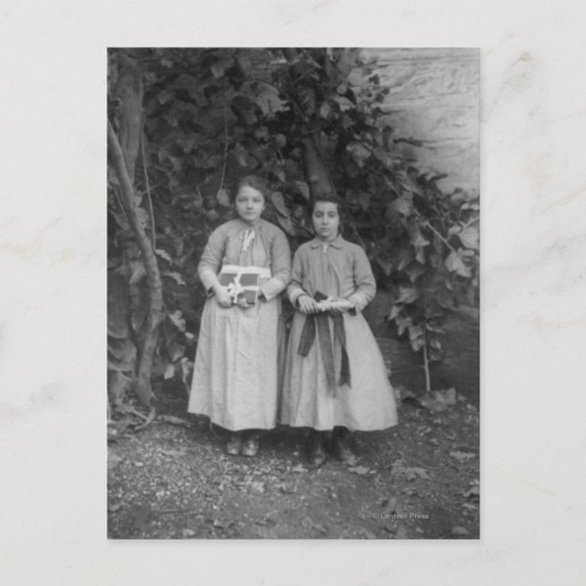 Cartão Postal Estudantes da Escola de Arte para Meninas na Turqu (Frente)